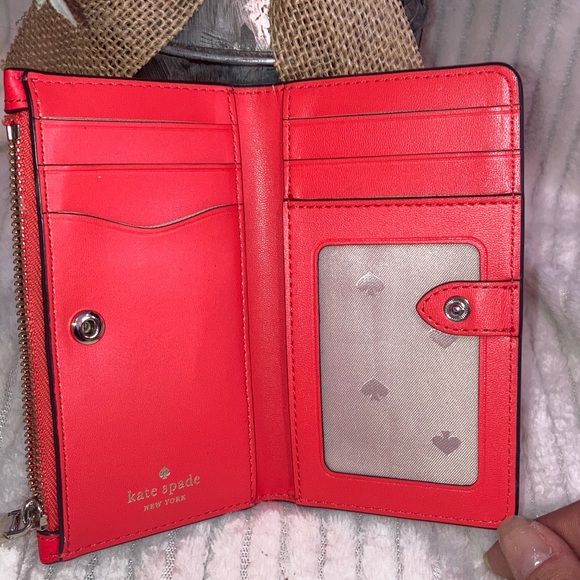Kate Spade Vibrant Red Wallet - Picture 2 of 4